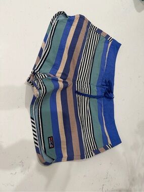 Patagonia Womens Shortd Stripped size 14